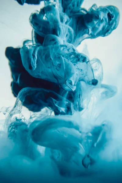 水で青い染料 — ストック写真