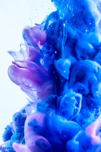 El colorido en el agua. Fondo abstracto. Fondo de pantalla. Arte conceptual — Foto de Stock