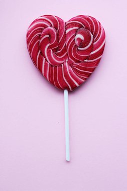 Bir kalp şeklinde şeker