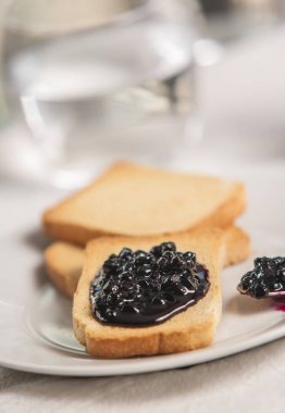 enfes tost reçelli üzerinde tablo yakın çekim