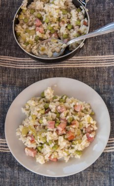 pastırma ve bezelye ile limon risotto