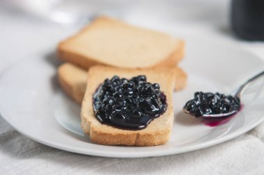 enfes tost reçelli üzerinde tablo yakın çekim