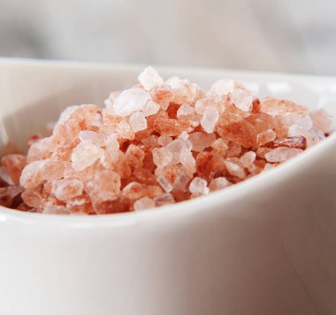 Pembe Himalaya tuz beyaz kase, yakın çekim