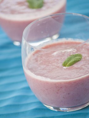 Çilek smoothies yakın çekim