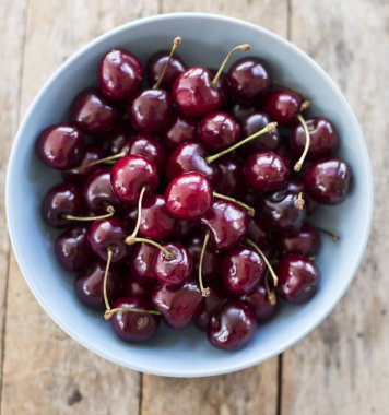 Antika kase kırmızı kiraz