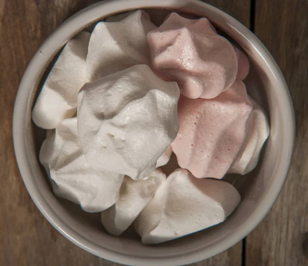 Cookie-uri de meringue în castron — Fotografie, imagine de stoc