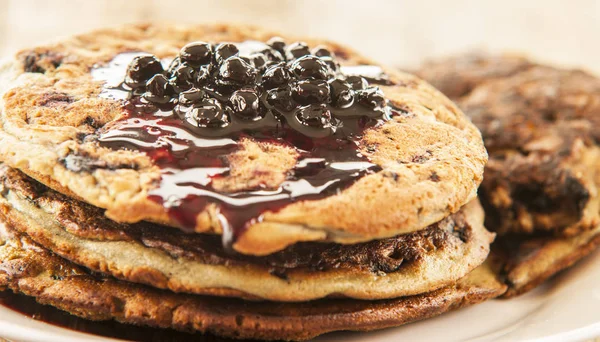 Blaubeer-Pfannkuchen aus nächster Nähe — Stockfoto