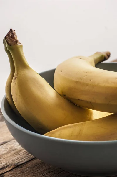 Rauwe biologische bos van bananen klaar om te eten — Stockfoto