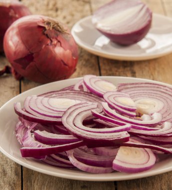 Kırmızı soğan dilimlenmiş