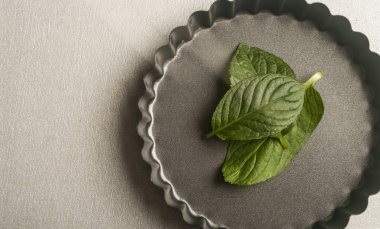 lezzetli biber nane siyah bir arka plan önünde fotoğraf