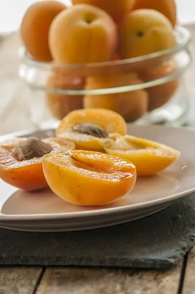 Ripe orange apricots — Stock Photo, Image