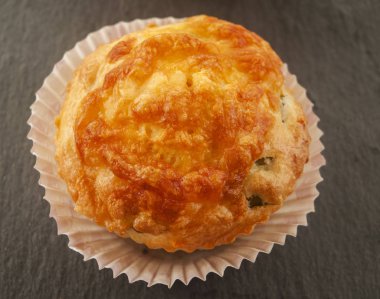 Lezzetli peynir ve domuz pastırması muffin