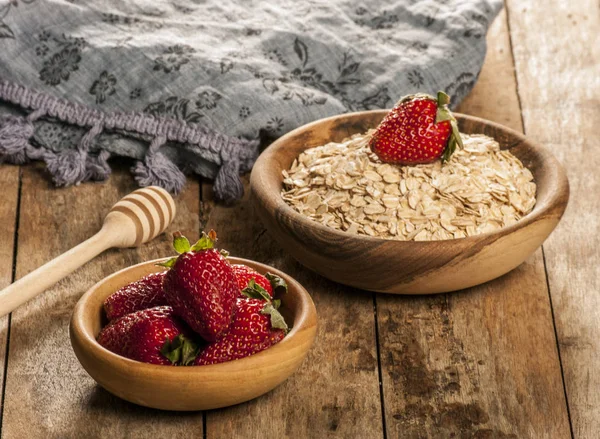 Yulaf lapası çilek ile