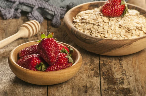 Yulaf lapası çilek ile