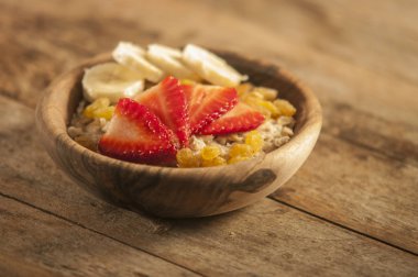 çilek ve muz ile yulaf lapası