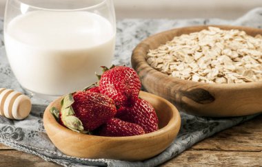 yulaf ezmesi taze meyve veya smoothie malzemeler