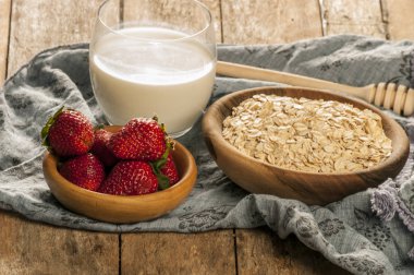 yulaf ezmesi taze meyve veya smoothie malzemeler