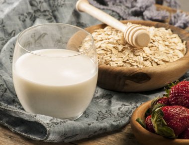 yulaf ezmesi taze meyve veya smoothie malzemeler