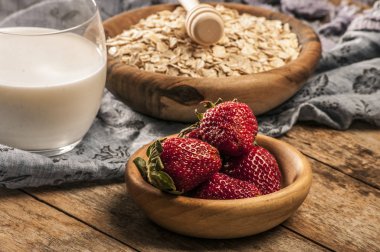 yulaf ezmesi taze meyve veya smoothie malzemeler