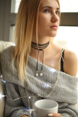 ışık garland kahve içme kadınla 