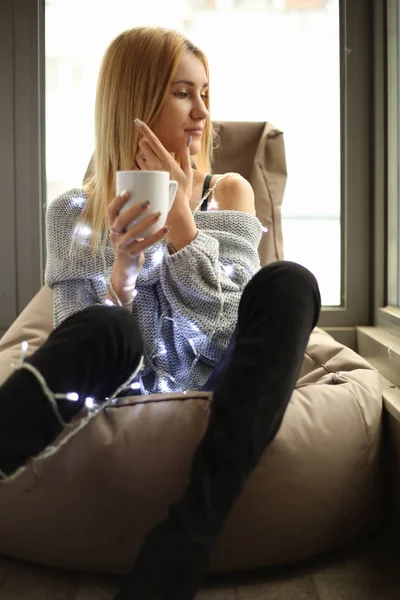 ışık garland kahve içme kadınla 