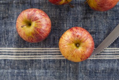 masada kırmızı sulu elma