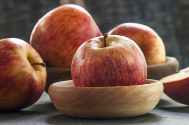 masada kırmızı sulu elma