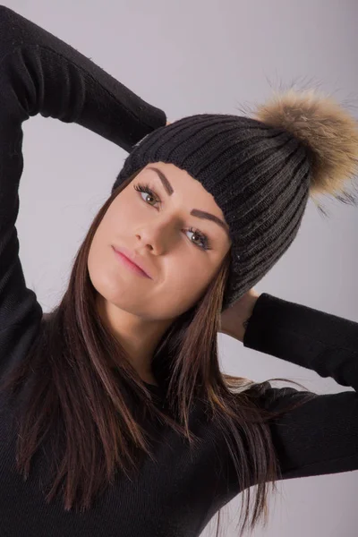 Bir Kış Moda Çekim Çekici Genç Kadın — Stok fotoğraf