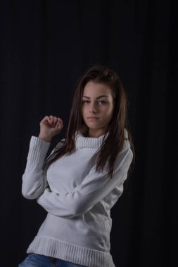 çekici bir genç kadın portre Studio