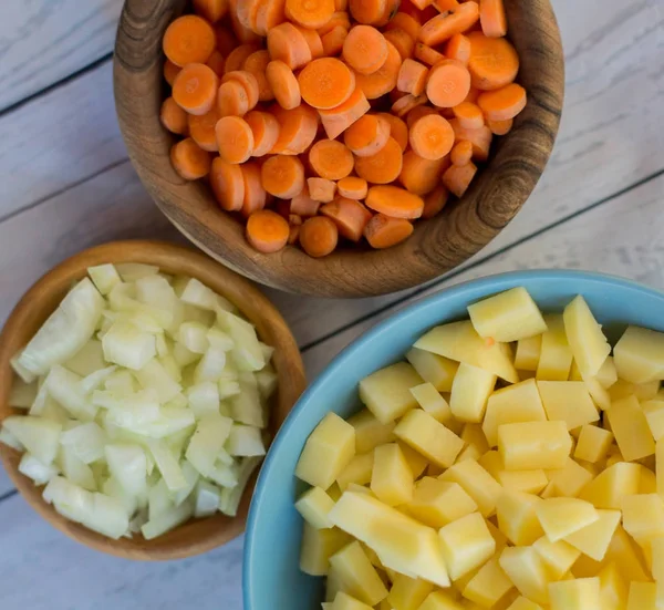 Различные Овощи Разрезанные Мелкие Кусочки Приготовленные Приготовления Вегетарианского Супа — стоковое фото