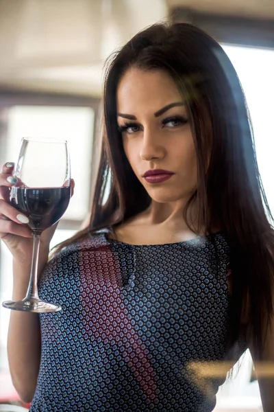 Mujer Sexy Con Copa Vino — Foto de Stock