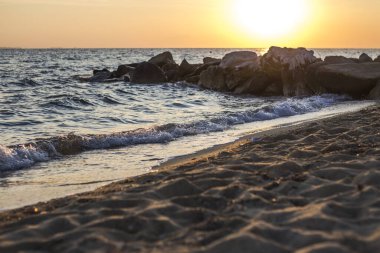 Elia Nikiti kayalık sahil, günbatımı, Chalkidiki, Yunanistan