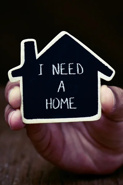 Ο άνθρωπος που χρειάζεται ένα σπίτι — Φωτογραφία Αρχείου
