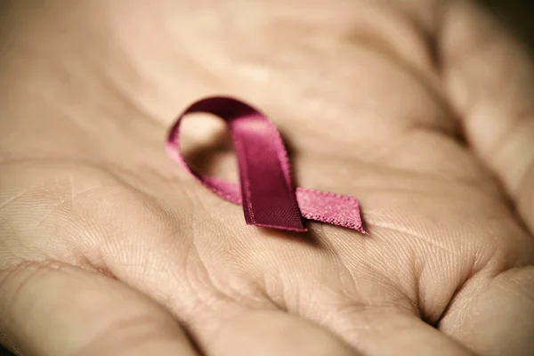 Nastro rosa per la consapevolezza del cancro al seno — Foto Stock