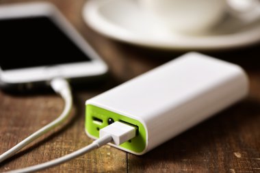 powerbank bir akıllı telefon şarj