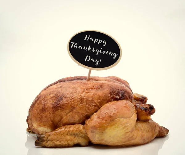 Grillat Turkiet och texten happy thanksgiving day — Stockfoto