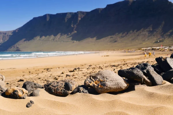 Famara strand in Lanzarote, Canarische eilanden, Spanje — Stockfoto