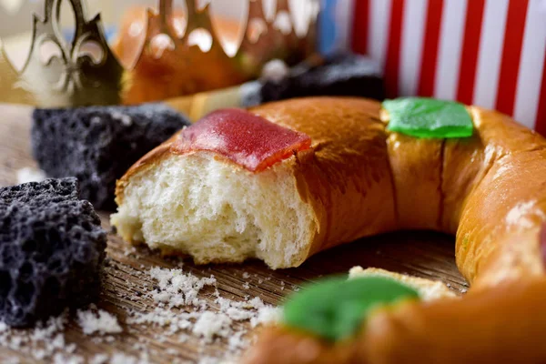 Roscon de reyes, spanish three kings cake — Stock Photo, Image