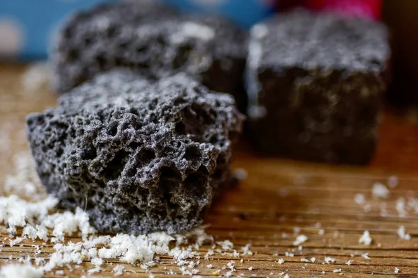 Pedazos de carbón de caramelo — Foto de Stock