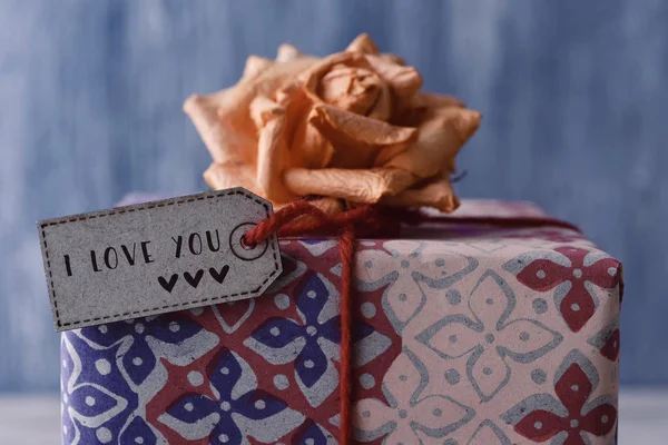 hediye etiketli metin ile seni seviyorum