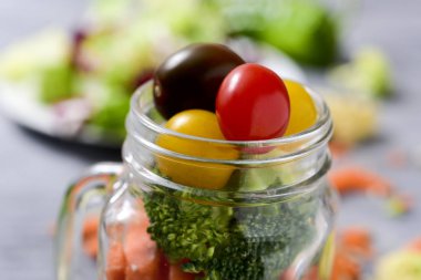 mason kavanoz salatası