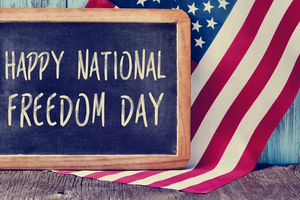Texto feliz dia da liberdade nacional e bandeira americana — Fotografia de Stock