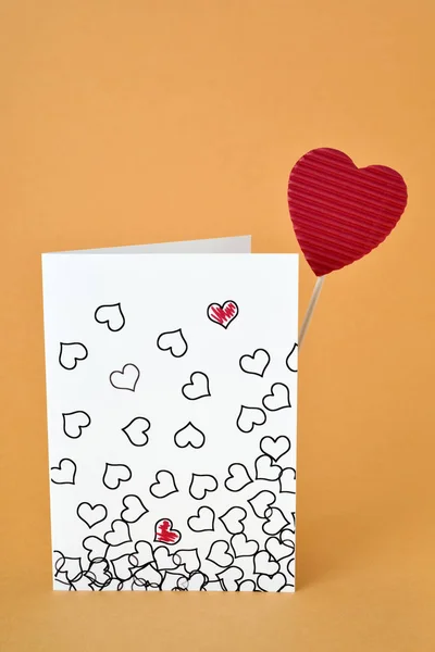 Herzen in einer Postkarte — Stockfoto