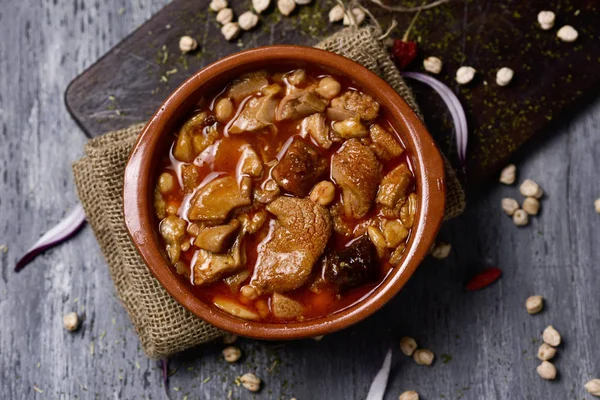 Spanish callos, a beef tripe stew with chickpeas — Stock Photo, Image