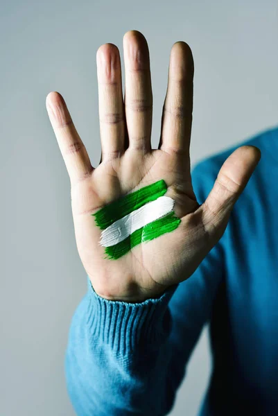 Man met de vlag van Andalusië, Spanje — Stockfoto