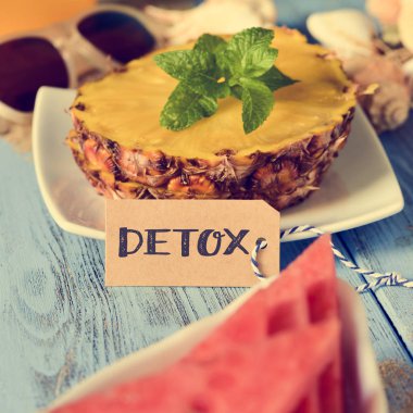 ananas, karpuz ve word Detoks