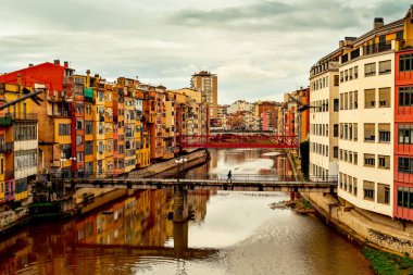 Girona, İspanya ve Onyar Nehri