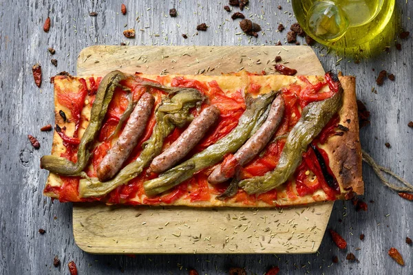 Coca de recapte, a pizzához hasonló katalán sós torta — Stock Fotó