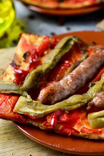 Coca de recapte, katalansk kryddtårta liknande pizza — Stockfoto