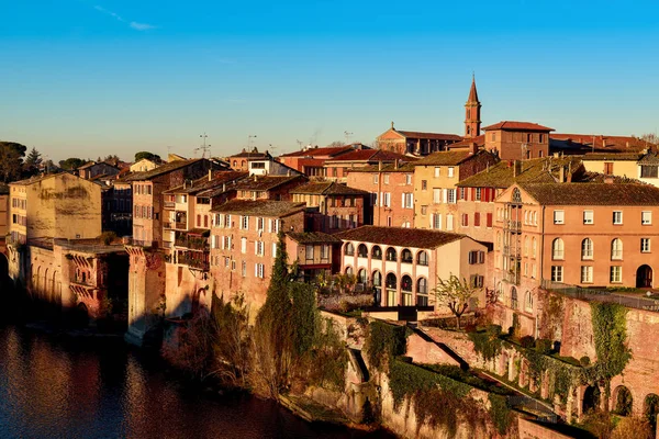 Albi, in Frankrijk, en de rivier de Tarn — Stockfoto